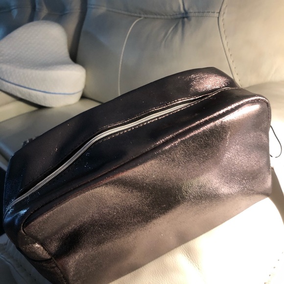 SOLD SOLDCOACH /CLUTCH 👛 / MAKEUP 💄 CASE 🆕👛💎 - Picture 2 of 7